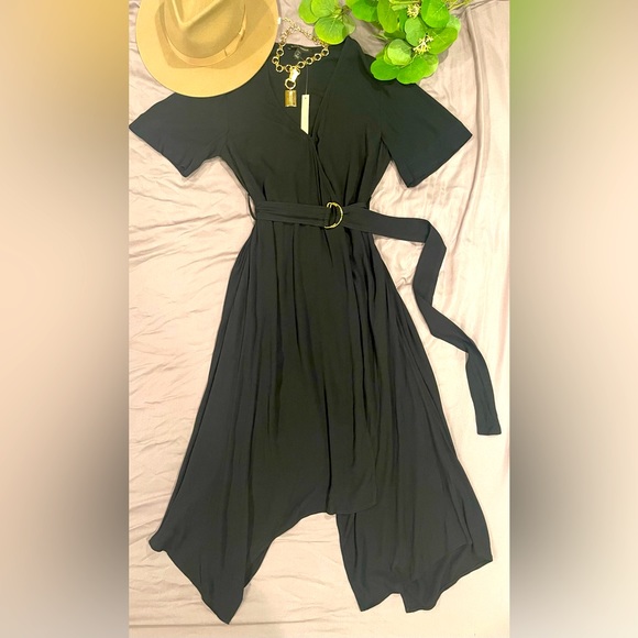 Banana Half Circle Short Sleeve Dress main image 1